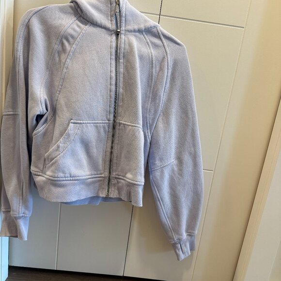 Lululemon Scuba Hoodie Cropped in Faint Lavender - Picture 4 of 7